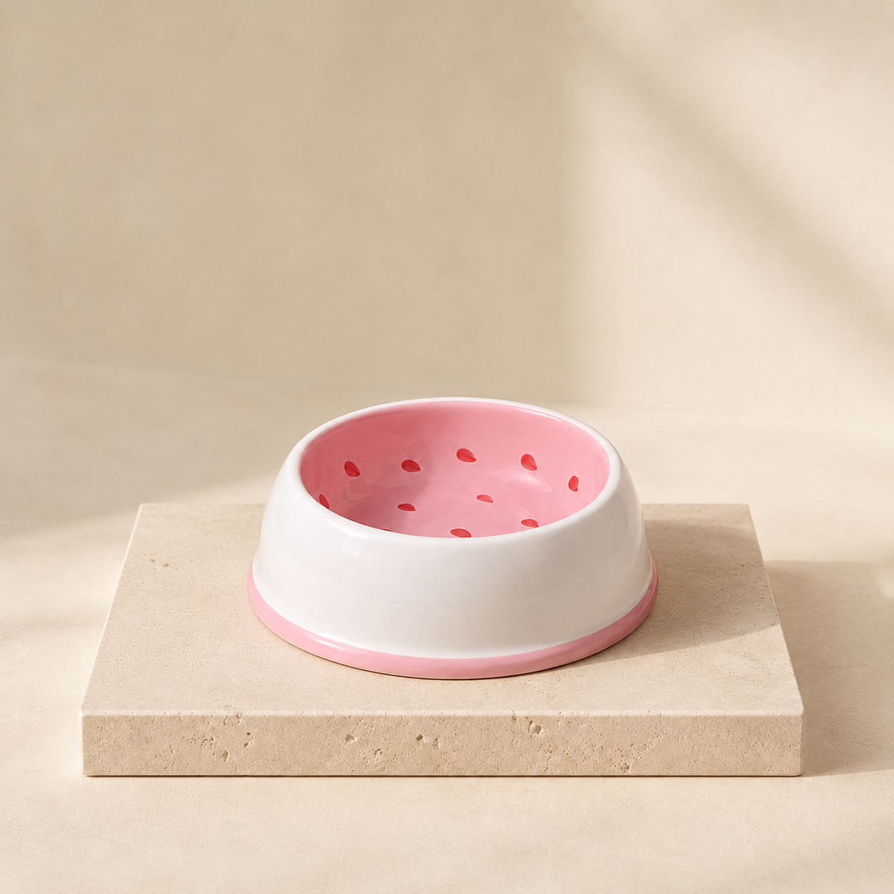 Frutta strawberry-shaped ceramic pet bowl with a glossy glaze